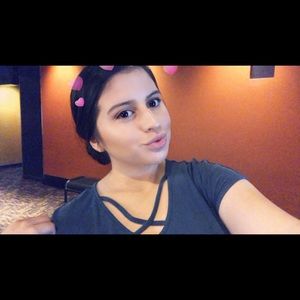 Meet your Posher, Elaina